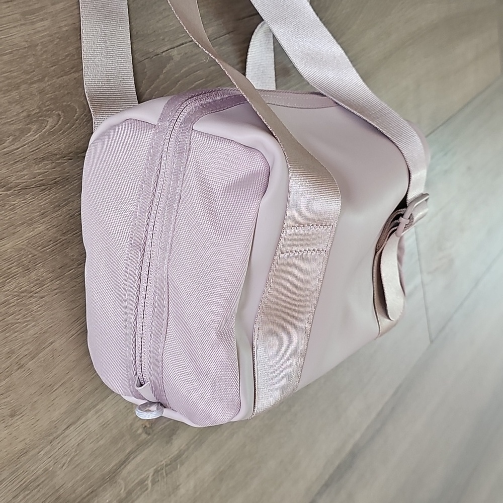 Gymshark Everyday Mini Holdall Pink - Picture 4 of 8